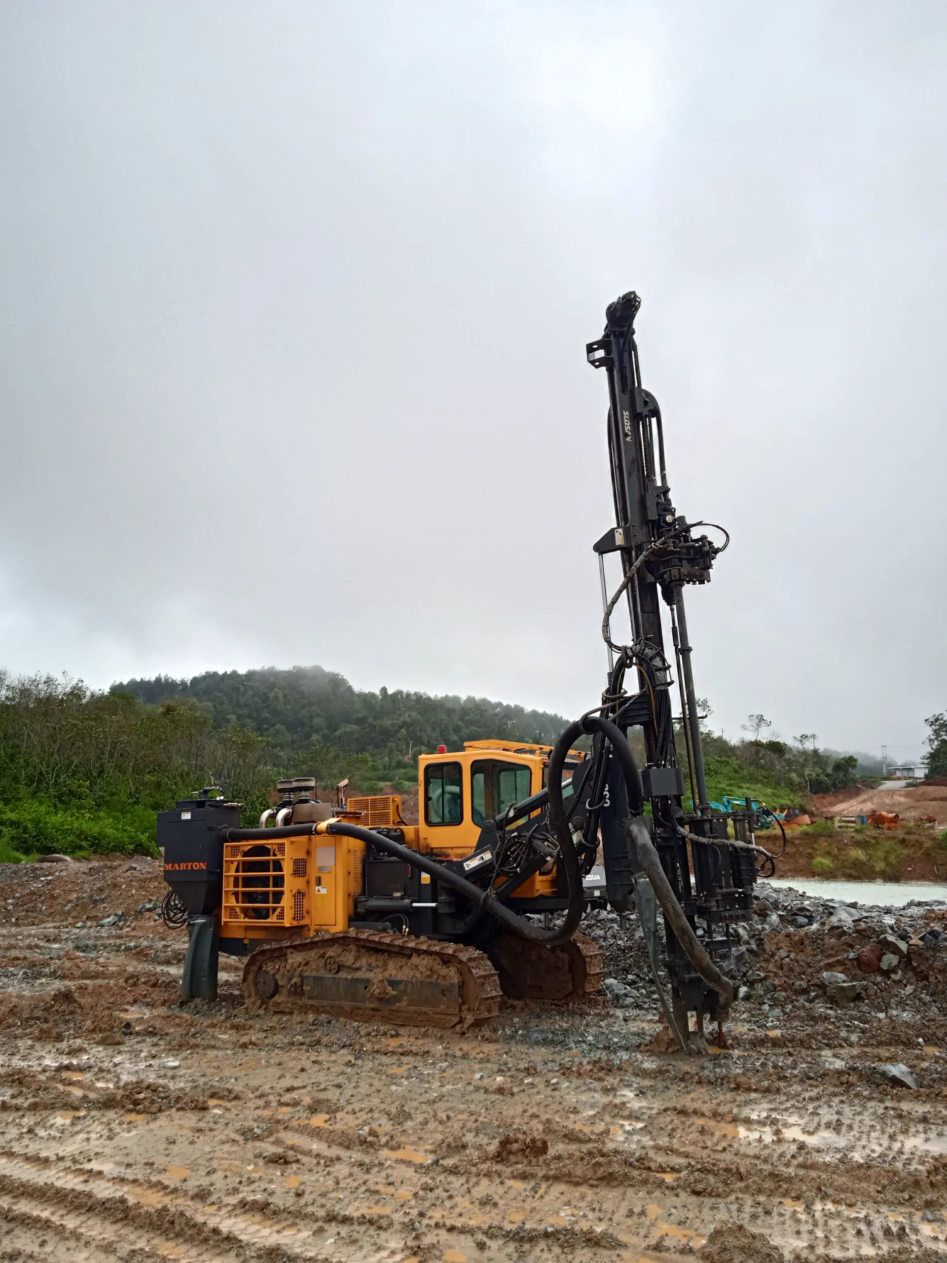 Boring rig representative of the deep-well drilling used on the PRCI HDD crossing study